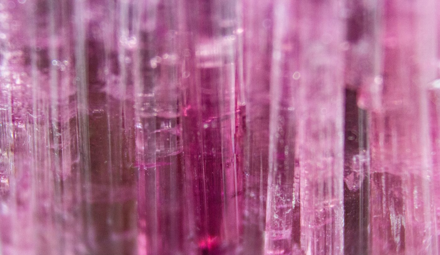 naturalmineralelbaitetourmalinenaturalcutcloseup