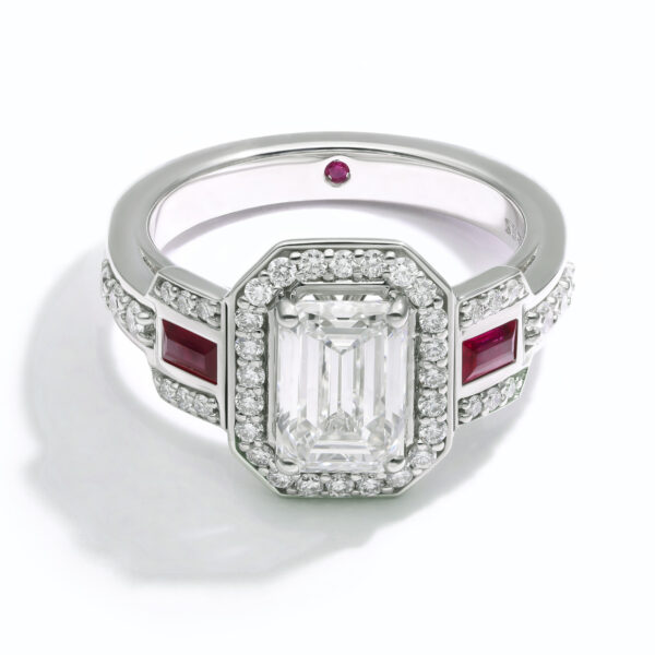 emerald-diamond-halo-with-belt-pave-diamond-design-baguette-rubies-platinum-vintage-engagement-ring-design