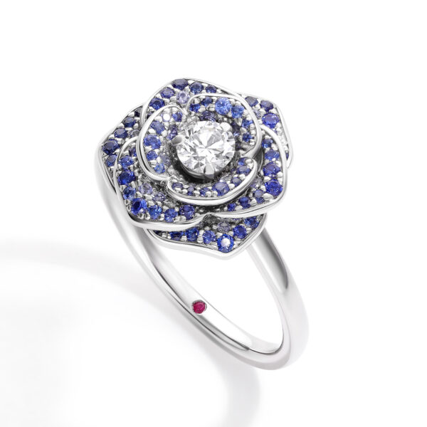 rose-inspired-blue-sapphire-petal-halo-engagement-ring-with-round-diamond-centre-platinum-band